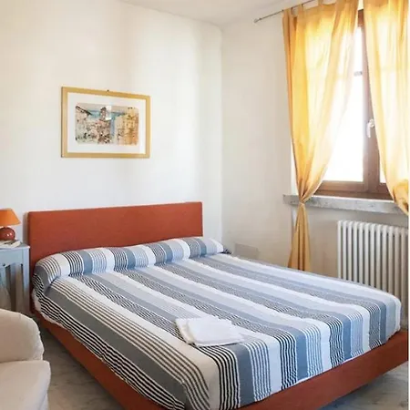 Villa Mistral Marina Di Carrara